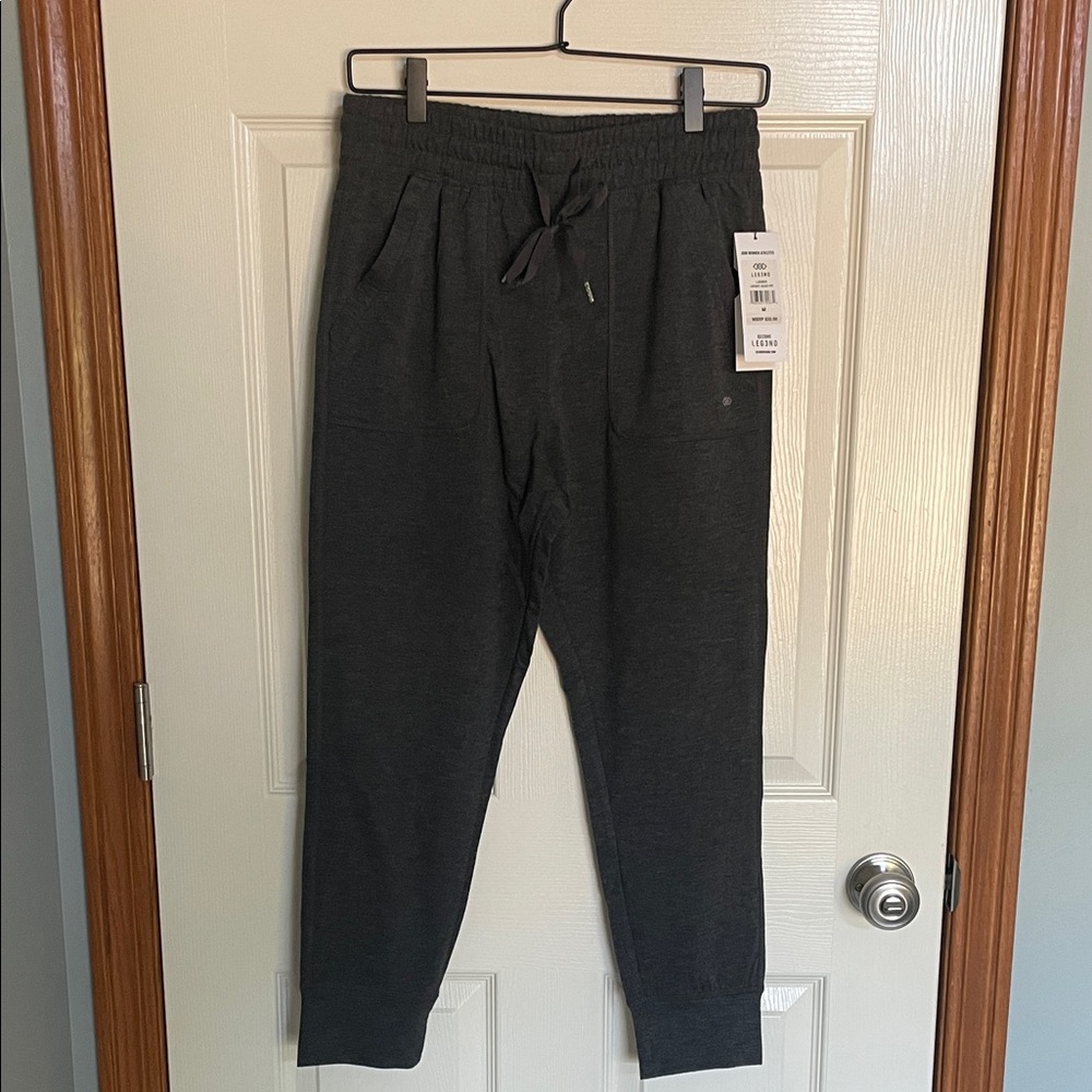 Women’s Leg3nd Dark Gray Heather Jogger Pants, Size Medium